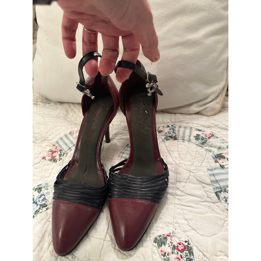 VINTAGE 2003 CHANEL 2 TONE ANKLE STRAP BURGUNDY & BLACK PUMPS 37 - Picture 3 of 9